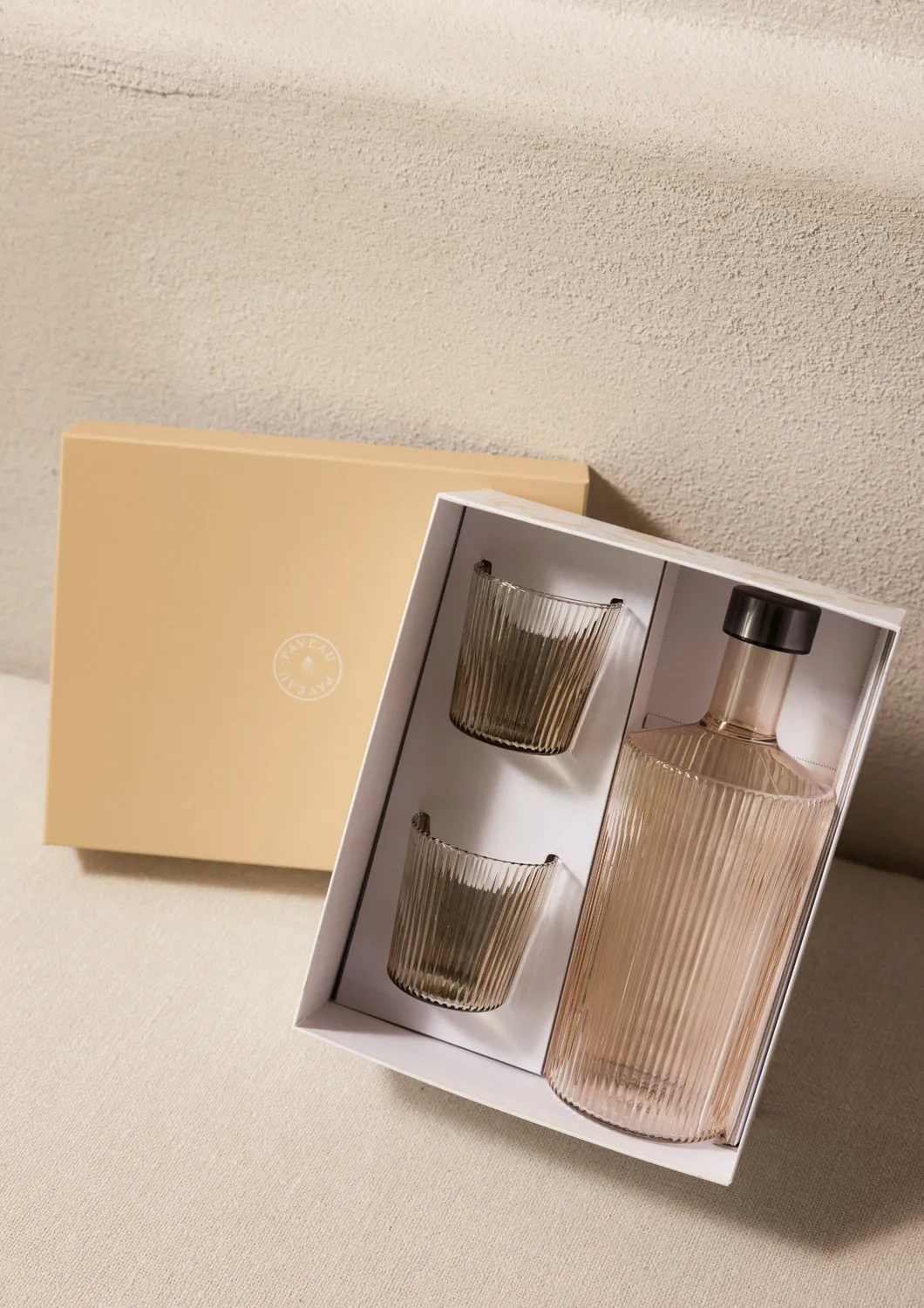 Paveau Ribbed Bells geschenkset 1,25L met 2 glazen