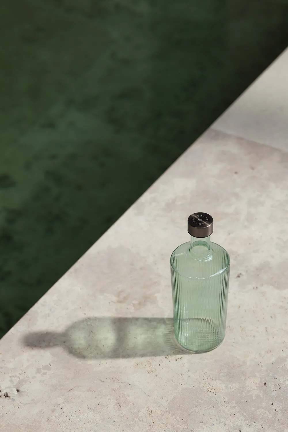 Paveau Ribbed Fles Large Bondi waterfles geribbeld glas