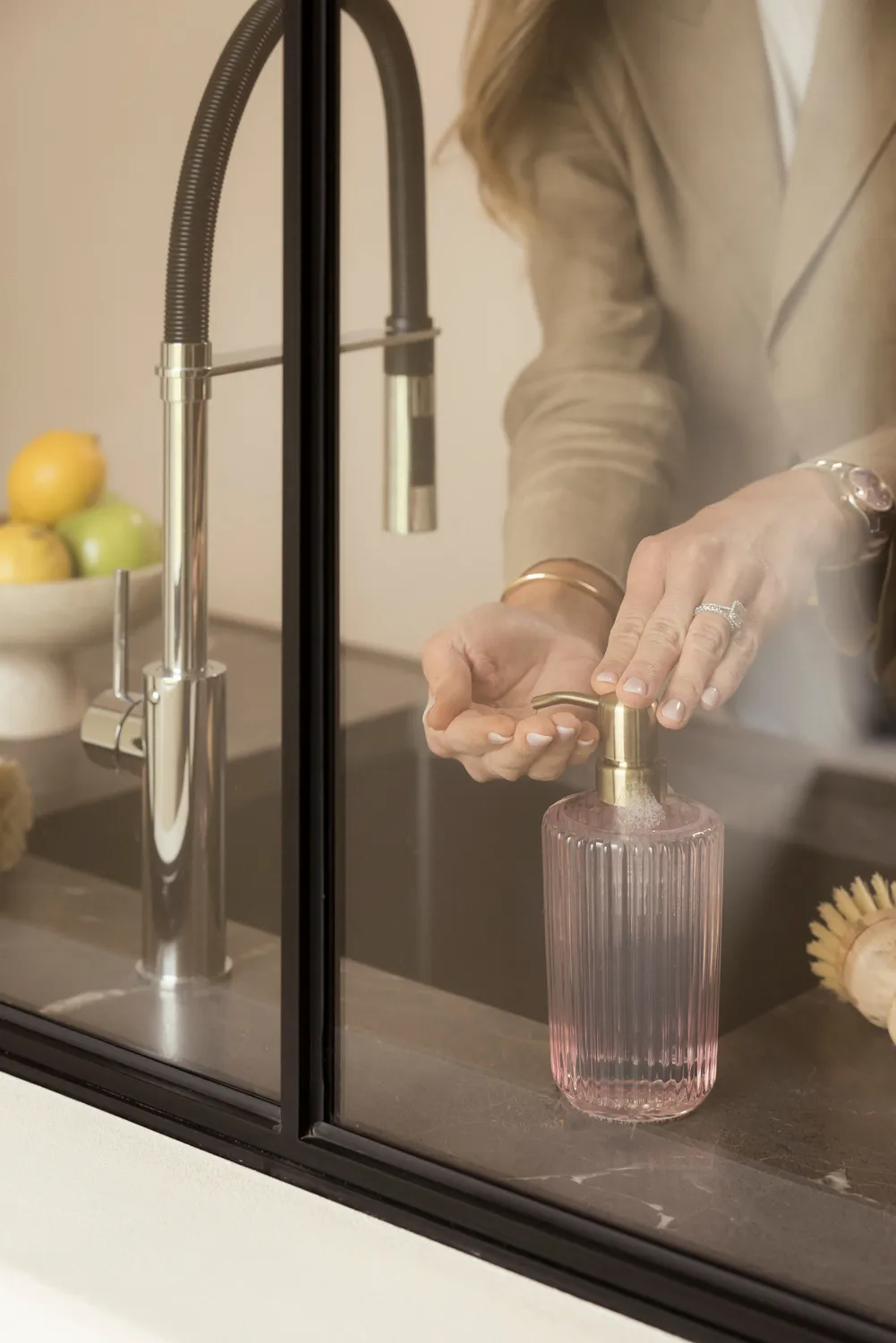 Paveau Ribbed handzeepdispenser Pink 350 ml